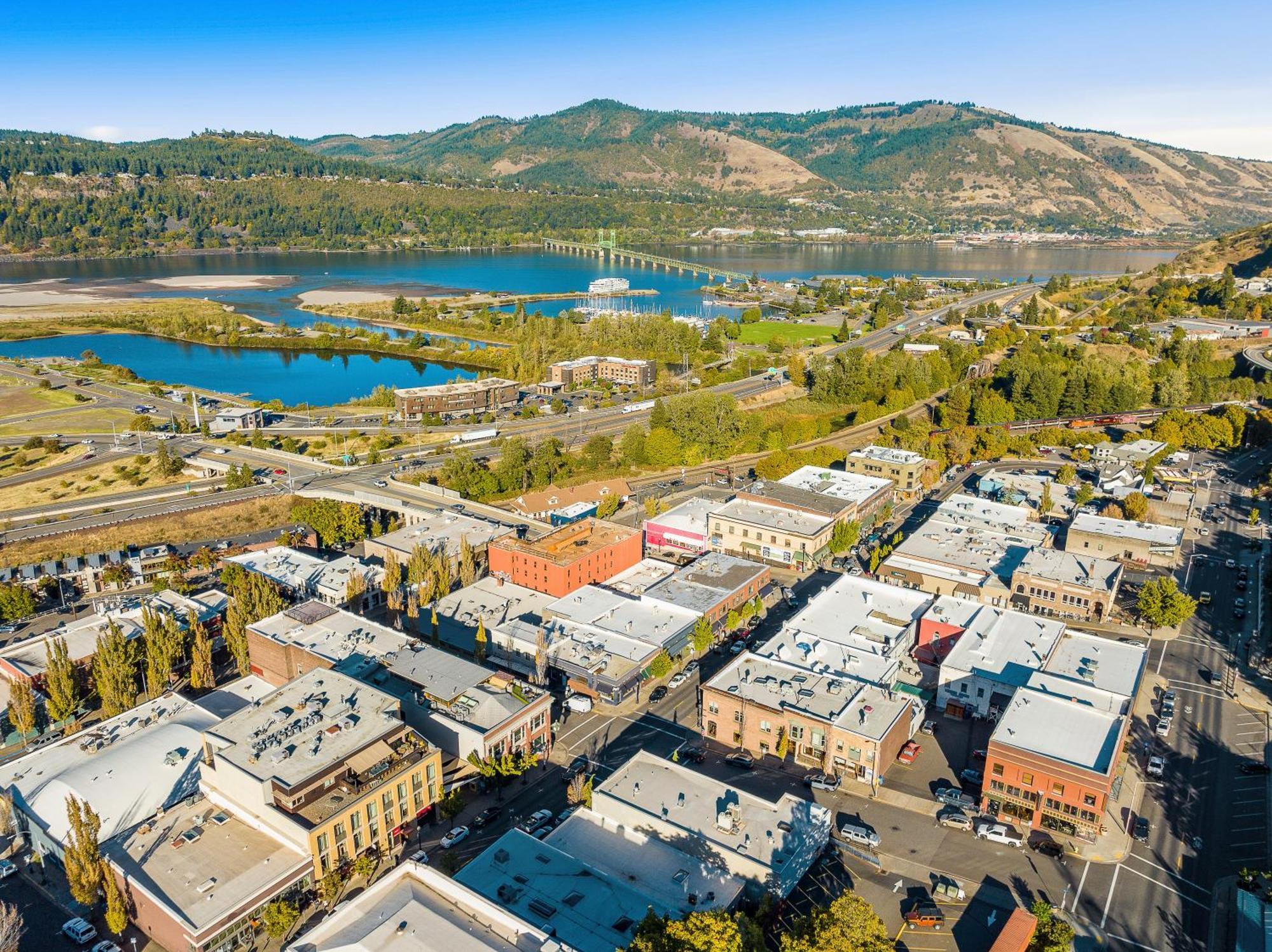 Thistledown On Oak Hotel Hood River Exterior photo